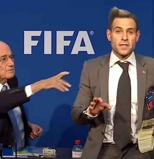 Protest împotriva FIFA: „mită” simbolică